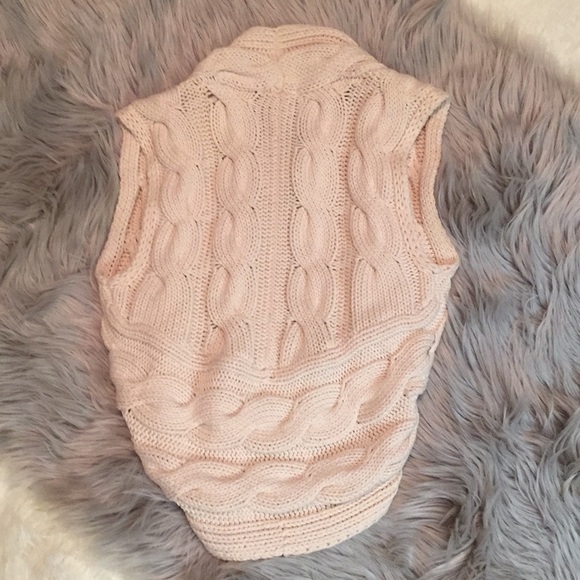 Old navy cream crochet shrug - Picture 4 of 5